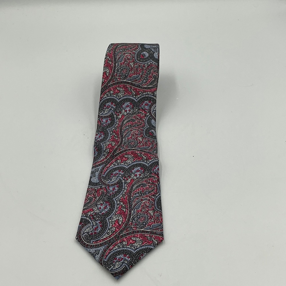 Barneys New York Mens Paisley Silk Tie Red Blue Gray Hand Sewn Imported Fabric